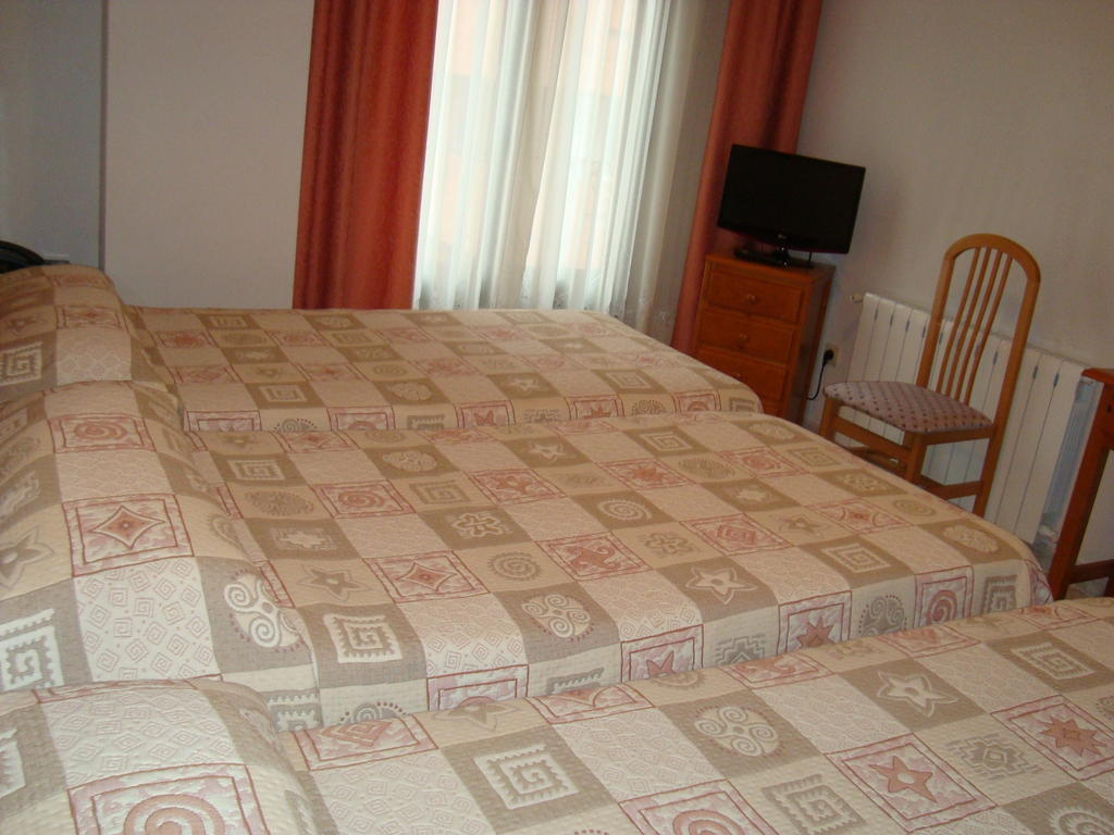 Hostal Universal Benavente Zimmer foto