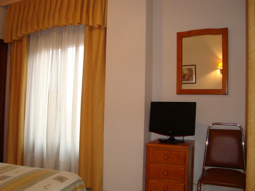 Hostal Universal Benavente Zimmer foto