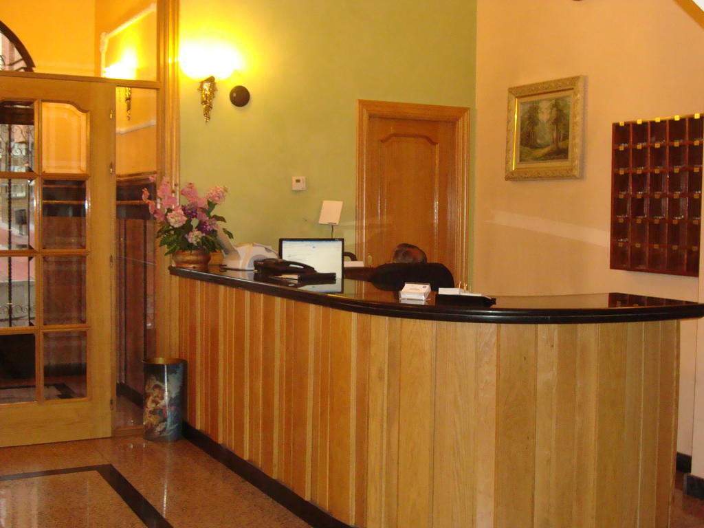 Hostal Universal Benavente Exterior foto
